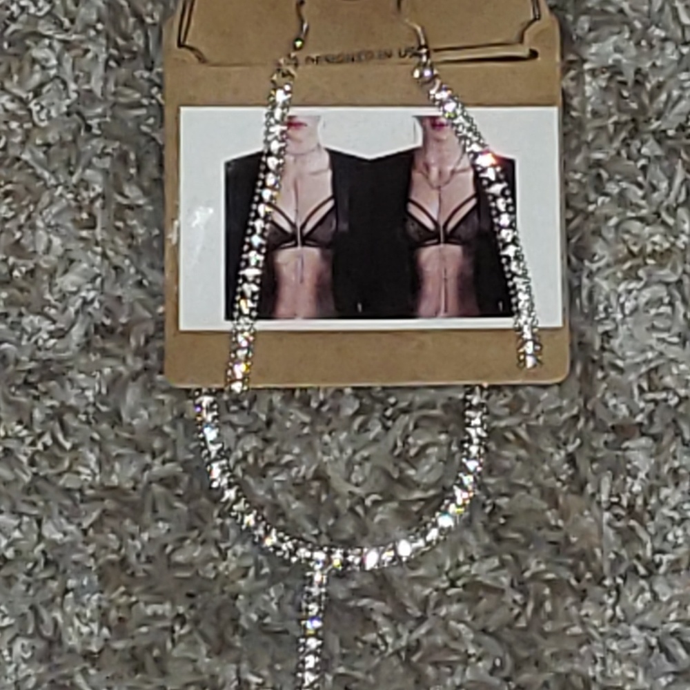 Y necklace NWT